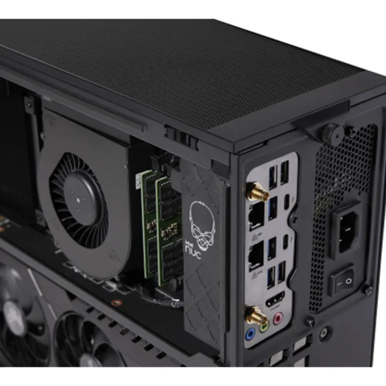 Barebone Intel Nuc NUC13RNGi7 i7-13700K FreeDOS