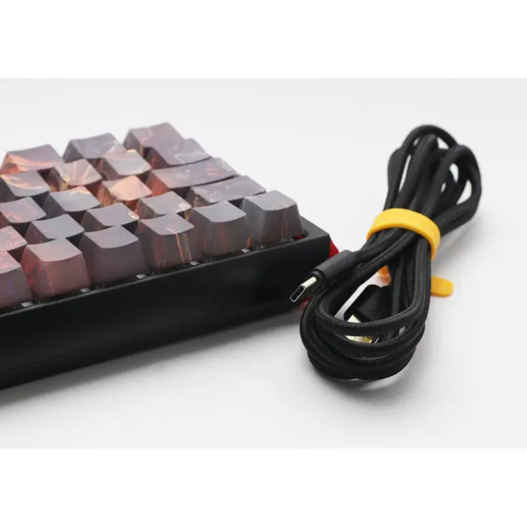 Teclado Ducky One 3 SF ISO-ES RGB x Doom Limited Edition Switch MX Red Negro